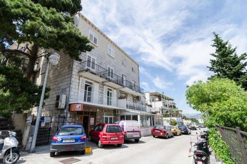 Apartments And Rooms With Wifi Dubrovnik - 11145