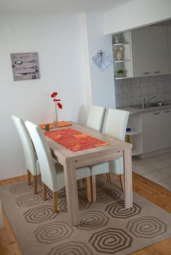 Apartments With A Parking Space Fazana - 7205