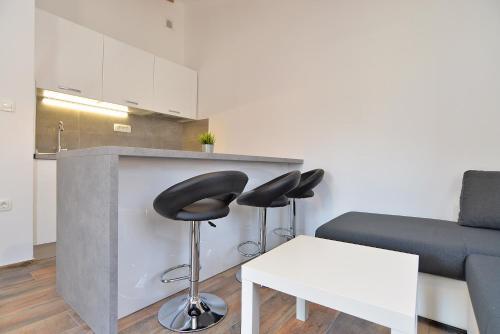 Apartments Stana 1020
