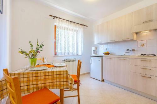Apartments Valbandon