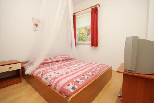 Apartments With A Parking Space Fazana - 7396