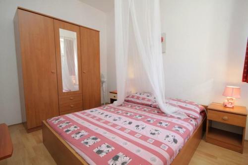 Apartments With A Parking Space Fazana - 7396