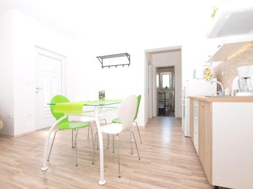 Apartments Suzana 1403