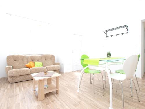 Apartments Suzana 1403