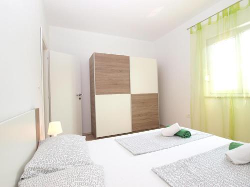 Apartments Suzana 1403