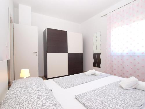 Apartments Suzana 1403
