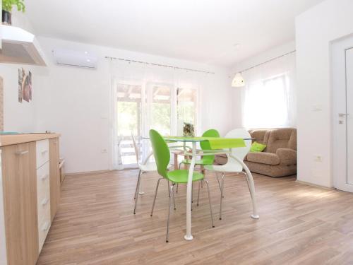 Apartments Suzana 1403
