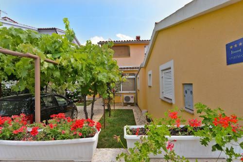 Apartments Milena 436