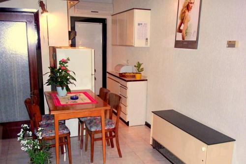 Apartments With A Parking Space Fazana - 7260