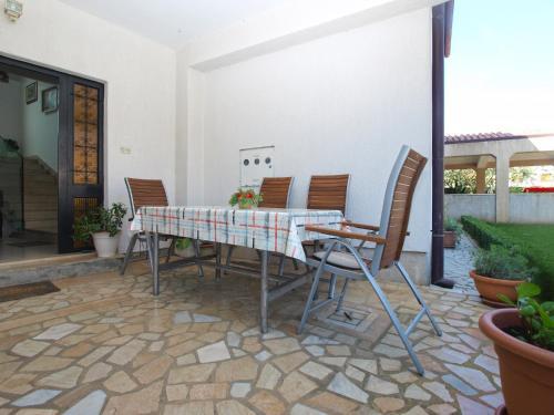 Apartments Valbandon 1616