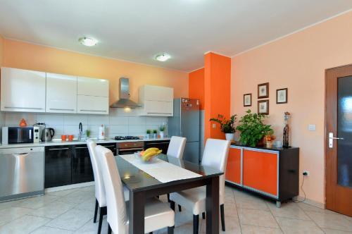 Apartments Pink 1785