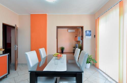 Apartments Pink 1785