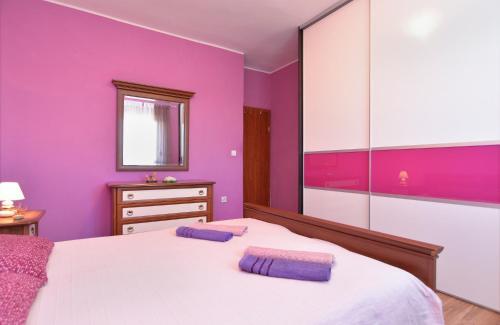 Apartments Pink 1785