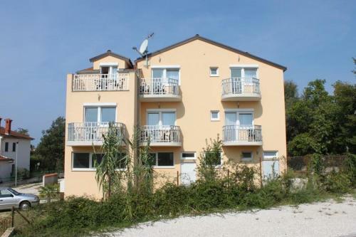Apartment Funtana 7076b