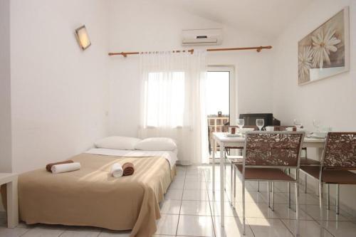 Apartments With A Parking Space Funtana (porec) - 7076