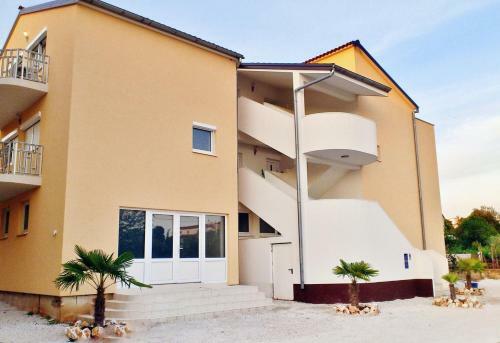 Apartments With A Parking Space Funtana (porec) - 7076