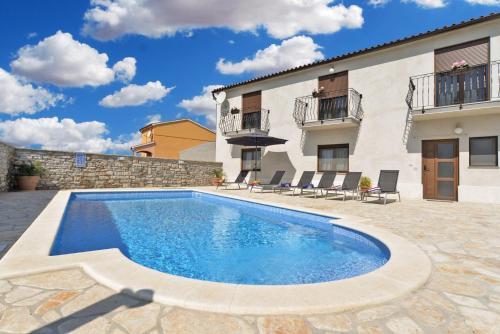House Roberto 1384