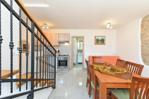 House Bruno 1735