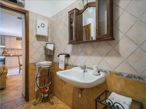 Five-bedroom Holiday Home In Galizana
