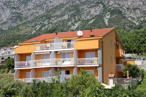 Apartment Gradac 13681e