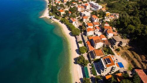 Beachfront Apartment Gradac 4414-2