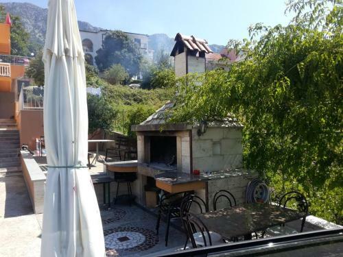 Apartment Gradac 13681c