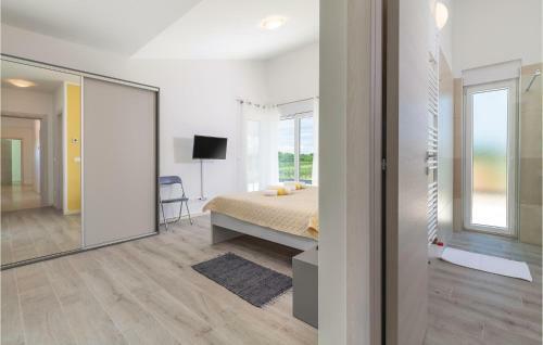 Five-bedroom Holiday Home In Kujici