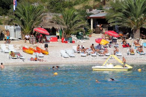 Apartments And Rooms With Parking Space Hvar - 15378