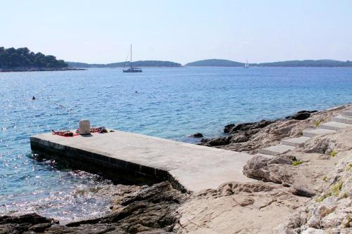 Apartments By The Sea Hvar - 13109