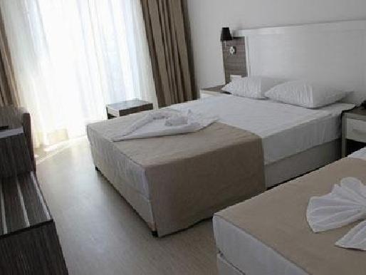 Hotel Club Shark