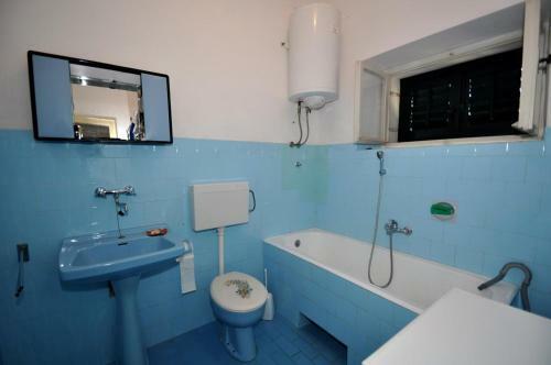 Seaside Holiday House Sumpetar (omis) - 14456