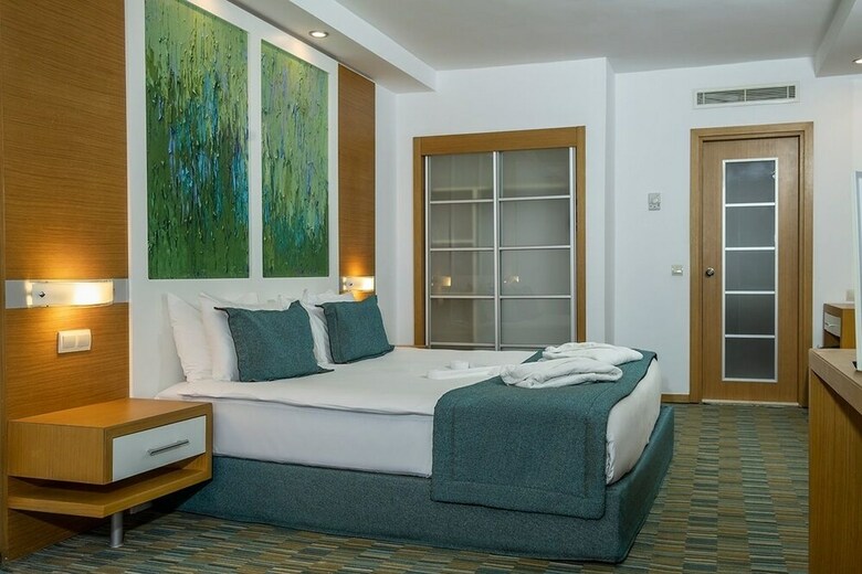 Ladonia Hotels Adakule