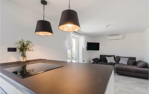 Five-bedroom Holiday Home In Kornic