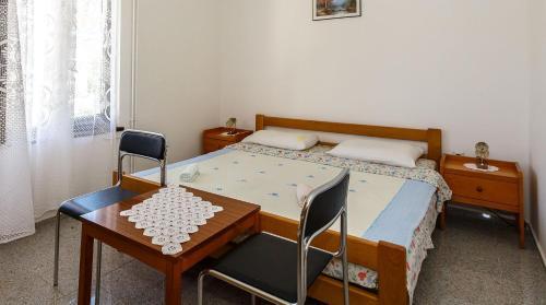 Hostal Apartments And Rooms With Parking Space Krk - 14322