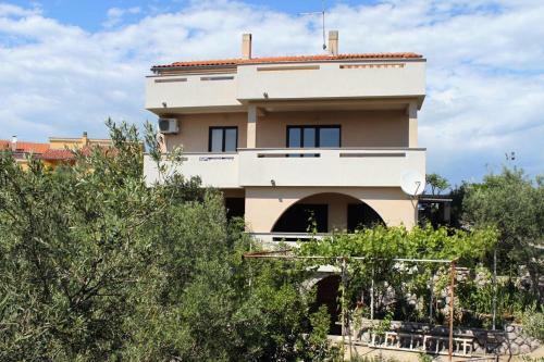 Hostal Apartments And Rooms With Parking Space Krk - 5360