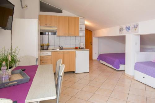 Apartments With A Parking Space Krk - 5424