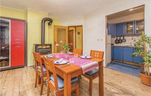 Three-bedroom Apartment In Marcana