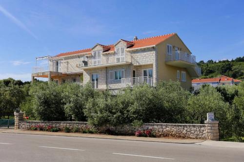 Apartment Lumbarda 4393b