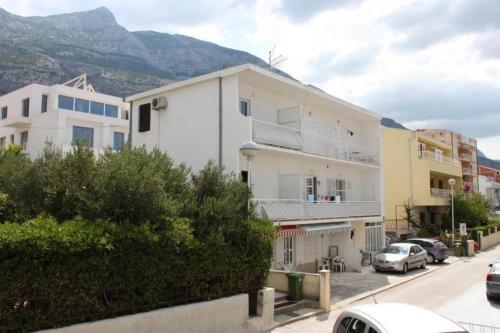 Apartments With A Parking Space Makarska - 2599