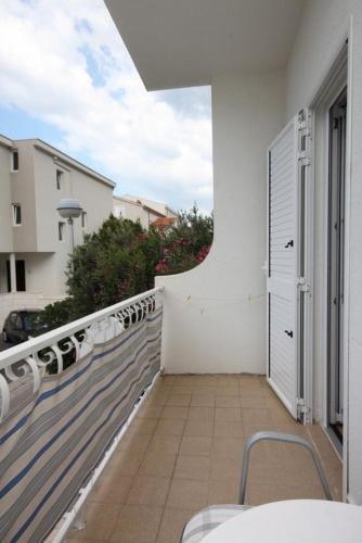 Apartments With A Parking Space Makarska - 2599