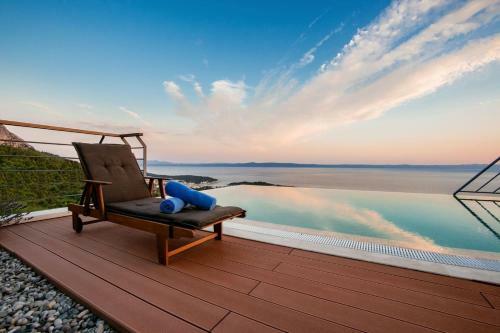 Villa Ctvb105/ - Modern Holiday Home With Private Pool