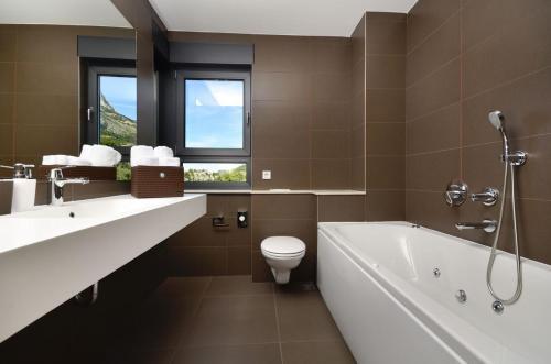 Villa Ctvb105/ - Modern Holiday Home With Private Pool