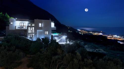 Villa Ctvb105/ - Modern Holiday Home With Private Pool