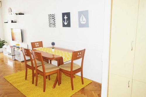 Apartments With Wifi Makarska - 15307