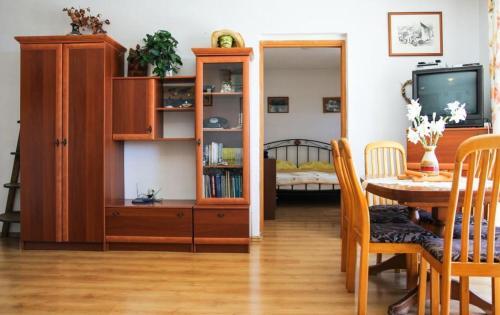 Apartments By The Sea Makarska - 15200