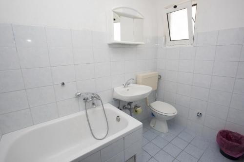 Apartment Makarska 16161b