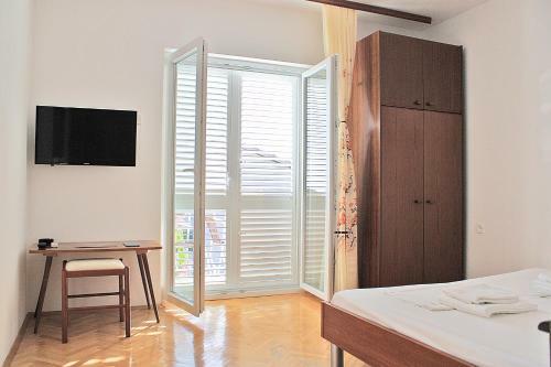 Hostal Bougainvillea Apartments
