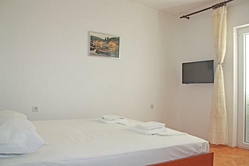 Hostal Bougainvillea Apartments