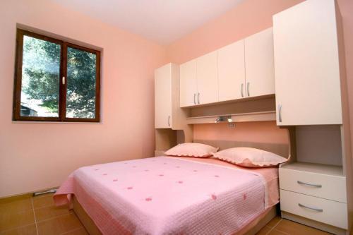 Apartments With A Parking Space Makarska - 6768