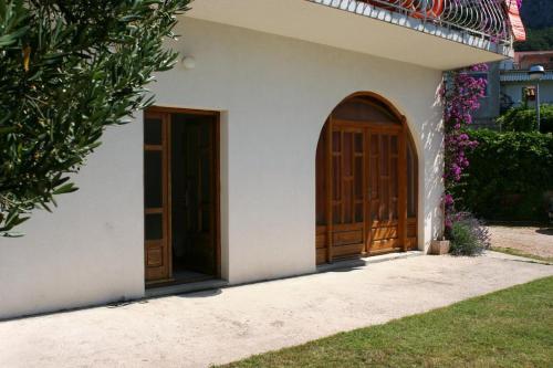 Apartments With A Parking Space Makarska - 6768